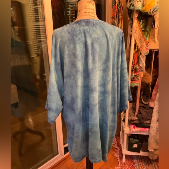 Oversized Tunic - Picture 2 of 10